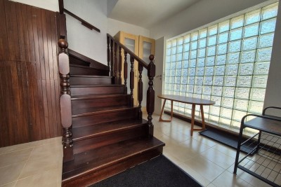 Vrsar – only 200 m from the sea! Spacious apartment on three floors with terrace and parking space