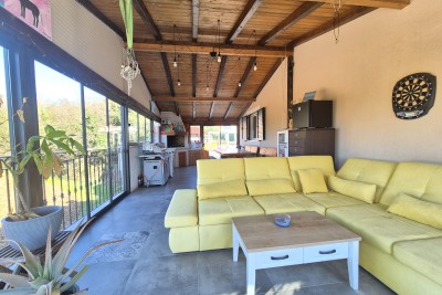 Poreč, Sv. Lovreč, okolica, Prizmena kuća s bazenom i garažom, 24 km od mora