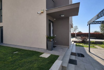 Poreč, Luksuzna vila na ekskluzivnoj lokaciji, 500 m od mora