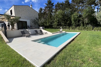 Poreč, Surroundings, Beautiful Stone Villa with 4 Bedrooms in a Tranquil Location