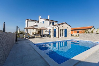 Poreč, dintorni, Incantevole villa con piscina in posizione tranquilla, 3 km dal mare