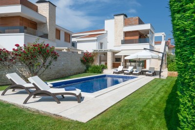 Poreč, Vabriga, Modern Luxury Duplex with Pool, 1 km from the Sea