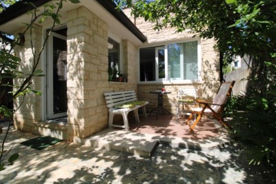 Istria, Parenzo 2 km – Casa indipendente con appartamento aggiuntivo immersa nel verde vicino a Parenzo!
