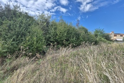 Zemljište u Taru 500 m² s nacrtom obiteljske kuće!
