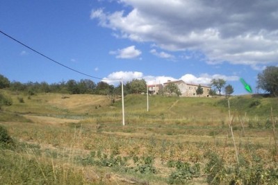 Poreč, Karojba, okolí, Velký pozemek 12550 m2, 1900 m2 stavební, 20 km od moře