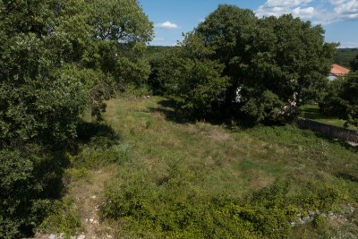 Poreč, okolí, stavební pozemek s stavebním povolením, 15 km od moře