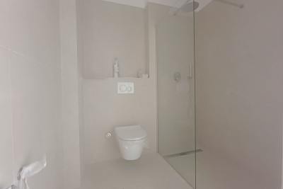 Poreč, okolica, Luksusowy apartament na 2. piętrze nowej budowy, 1300 m od morza