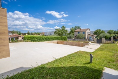 Poreč, Umgebung, Moderne Doppelhaushälfte mit Pool, 10 km vom Meer