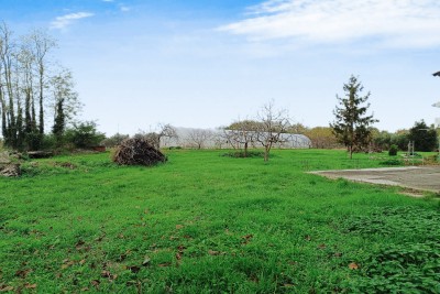 Poreč, zona circostante Terreno edificabile ai margini della zona edificabile con vista mare