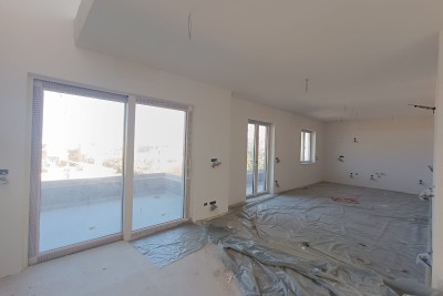 Poreč, Luxury Apartment with Rooftop Terrace and Sea View, 2 km from the Sea