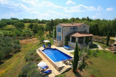 Istarska kamena vila s bazenom u Vižinadi!