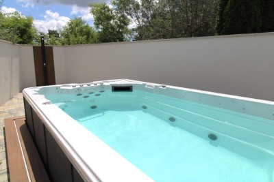 Poreč, dintorni, Affascinante casa in pietra ristrutturata con cortile, a 9 km dal mare