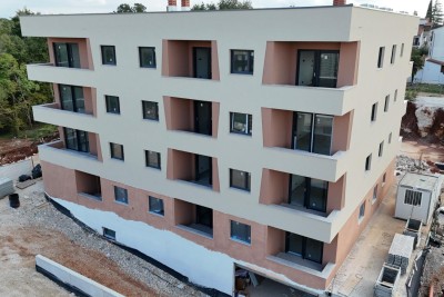 Nowoczesne mieszkanie na 2. piętrze nowego budynku – 800 m od morza – Poreč!