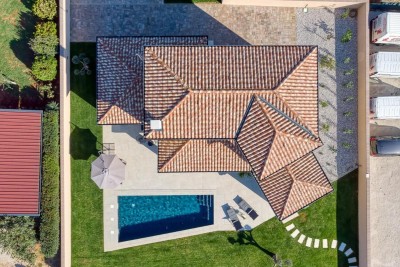 Poreč, krásný dům se 3 ložnicemi 2 km od moře