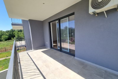 Poreč, Surroundings, Apartment on the 1st Floor of a New Building, 11 km from the Sea