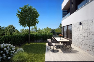 Poreč, Luxury House at the End of the Row in a Sought-After Location 2 km from the Sea