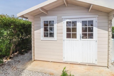 Poreč, okolica, Kamienna chata z basenem i 4 sypialniami 12 km od morza