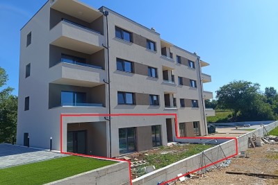 Poreč, dintorni, Appartamento al piano terra di nuova costruzione con giardino, 3 km dal mare