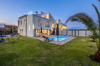 Poreč, dintorni, Splendida casa con piscina in posizione tranquilla, a 5 km dal mare