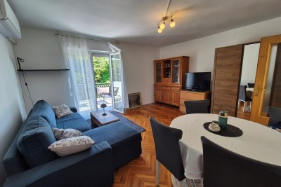 Vrsar – only 200 m from the sea! Spacious apartment on three floors with terrace and parking space