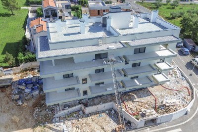 Poreč, okolí, Byt se 3 ložnicemi v prvním patře 1500 m od moře