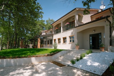 Poreč, okolica, Boutique hotel s restoranom i sadržajem