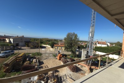 Poreč, okolica, Mieszkanie na 2. piętrze budynku z windą i widokiem na morze, 7 km od morza