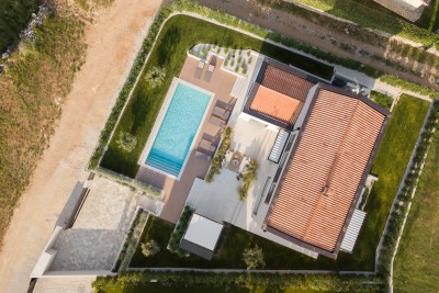 Poreč, Vrsar, okolica, Samostojeća luksuzna vila na mirnoj lokaciji, 10 km od mora