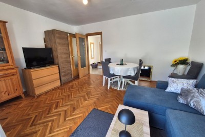 Vrsar – only 200 m from the sea! Spacious apartment on three floors with terrace and parking space