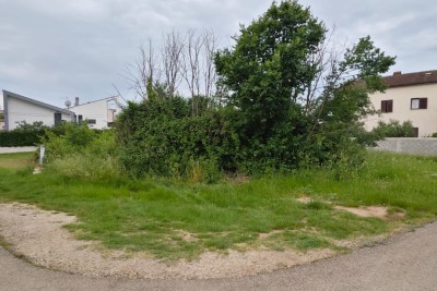 Poreč, okolica, Građevinsko zemljište na odličnoj lokaciji, 3 km od mora