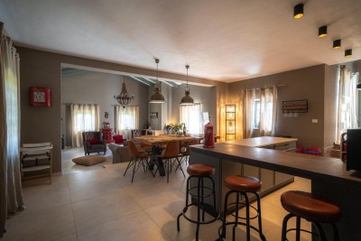 Mediteranska vila s bazenom i pogledom na more, Višnjan