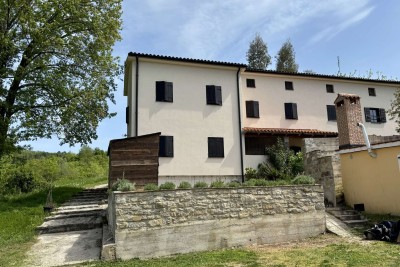 Istria, Grožnjan, Duplex House with 4 Residential Units and Yard