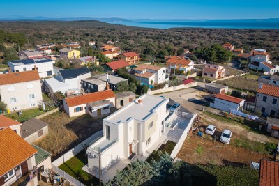 Pula, dintorni, Moderna villa indipendente in ottima posizione, 2 km dal mare