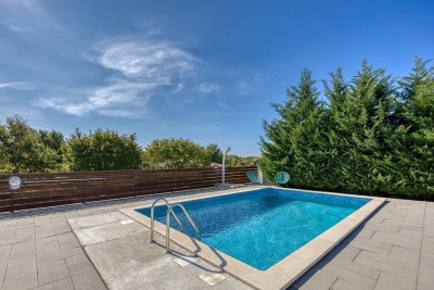 Poreč, Umgebung, Freistehendes Haus mit Pool in ruhiger Lage