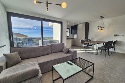 Poreč, surroundings, Apartment on the 1st floor with three bedrooms and a sea view, 4 km from the sea