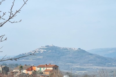 Istra, Motovun - EKSKLUZIVA AGENCIJE - Građevinsko zemljište s pogledom na Motovun