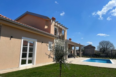 Rovinj, Kanfanar, okolica, Samostojeća kuća s bazenom i dodatnim studio apartmanom, 20 km od mora