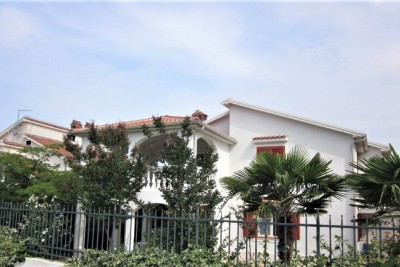 Poreč, Mali Maj - EKSKLUZIVA AGENCIJE - Samostojeća velika obiteljska kuća, 200 m od mora