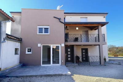 Poreč, dintorni, Doppia ristrutturata con tre camere da letto e vista mare