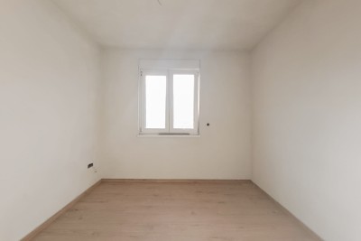 Poreč, Surroundings, Apartment on the First Floor with Two Bedrooms and Sea View