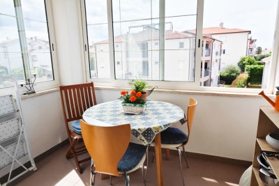 Poreč, širši center, Dvoetažni prostoren stan, 500 m od morja