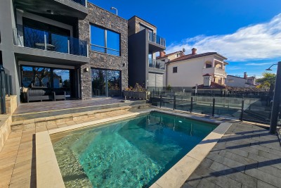 Poreč, Surroundings, Beautiful Apartment with 3 Bedrooms and a Pool