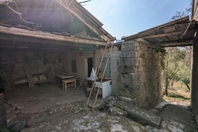 Poreč, Karojba, okolica, 3 objekta za renovaciju s okućnicom, 25 km od mora