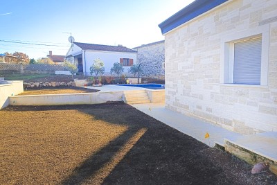 Poreč, okolica, Hiša s tremi spalnicami in bazenom na mirni lokaciji 11 km od morja