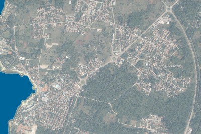 Poreč, wąska okolica, działka budowlana 578 m2, 2 km od morza