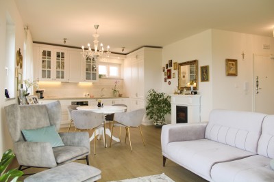 Poreč, Surroundings, Luxury Apartment on the Second Floor with Sea View