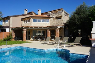 Poreč, Višnjan, surroundings, Double Family House with Pool, 13 km from the Sea